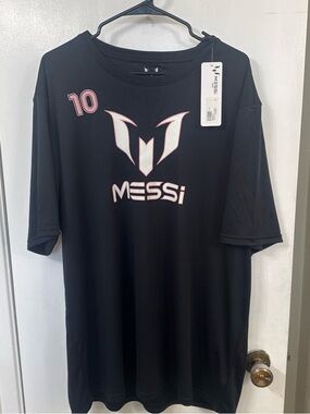 🎉3 for $50 🎉Men’s Black Graphic Soccer Jersey - #10